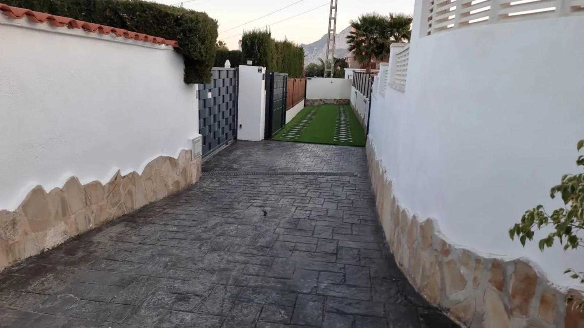 Sunny With Private Pool In + Enclosed Garden * Calp