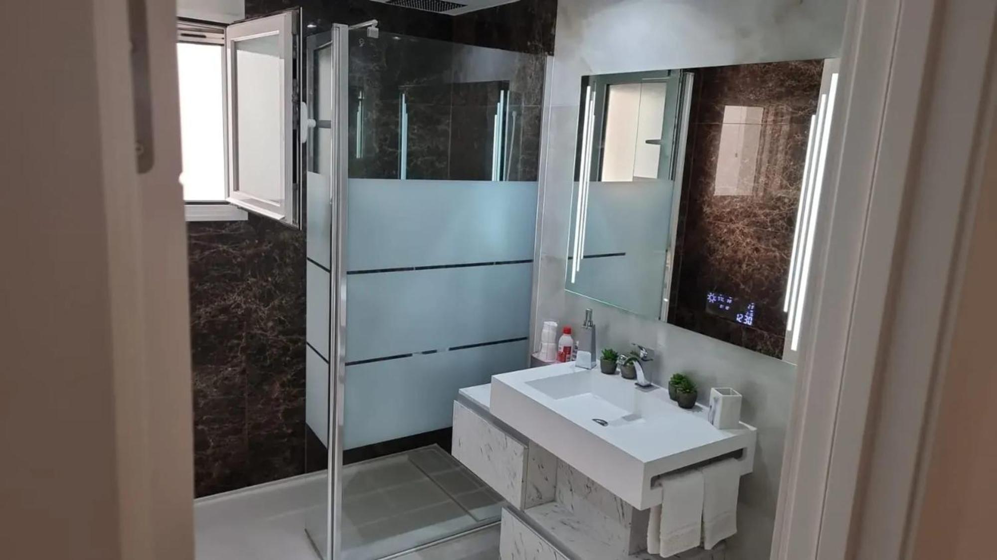 Sunny With Private Pool In + Enclosed Garden Calp