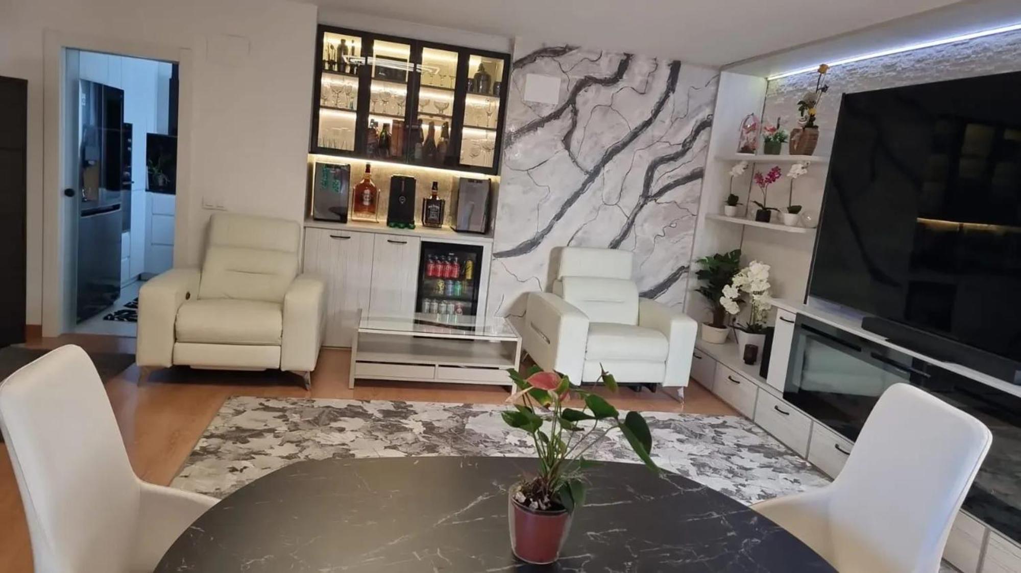 Villa Sunny With Private Pool In + Enclosed Garden